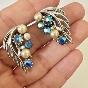 Lisner vintage  faux pearl and blue beaded clip on earrings